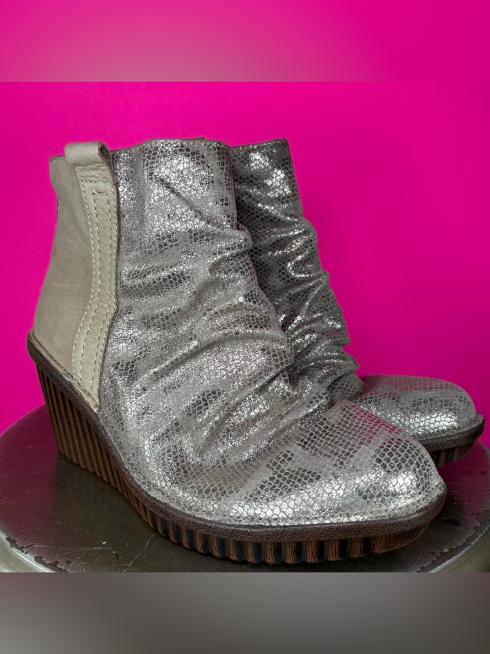 Bionica Destiney Metallic Gold Stone Leather Wedge Ankle Boot US 6.5